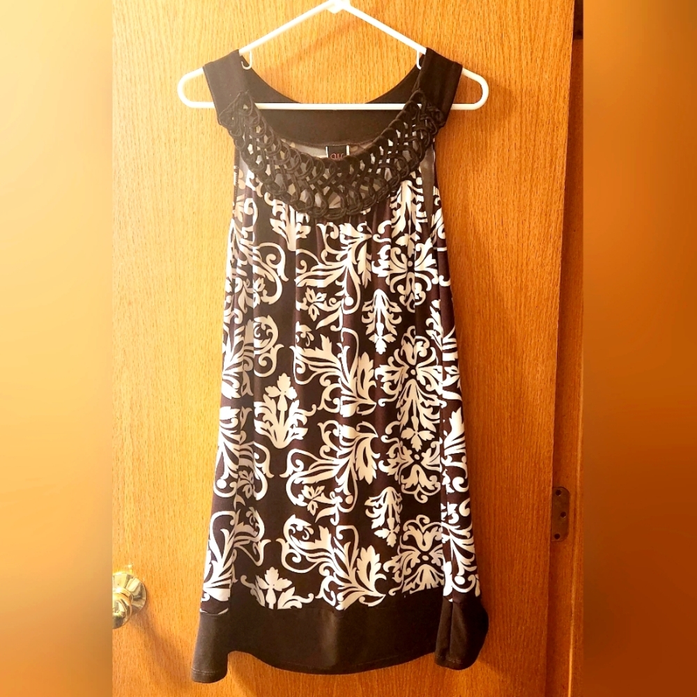 Wrapper • Mini Dress or Long Top • Floral • Braided Neckline • Sz LARGE